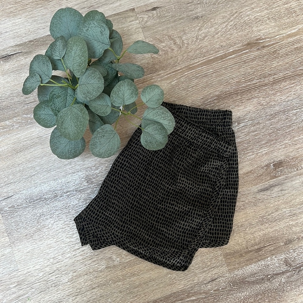 Forever 21 Olive Green/Brown with Black Polka Dot Printed Shorts Size Small